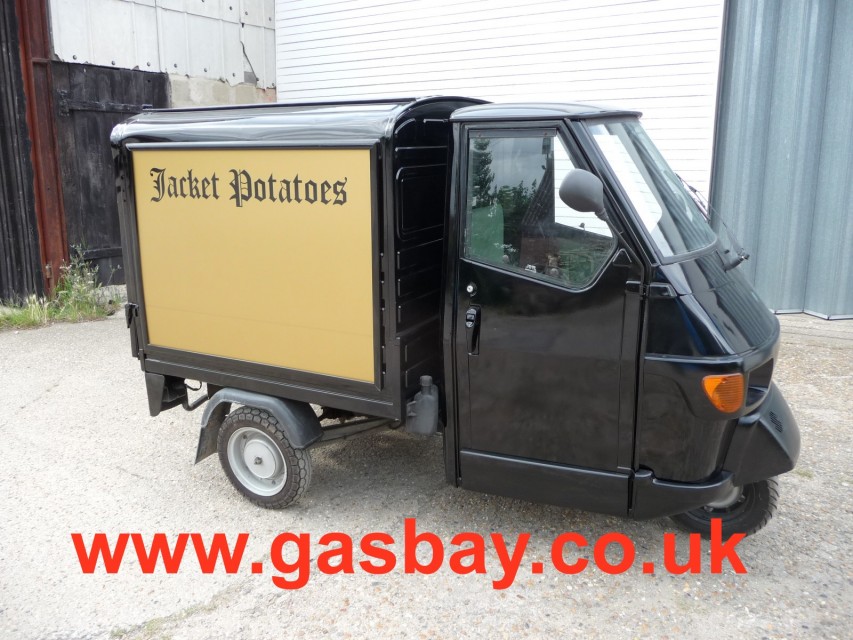 piaggio coffee catering trailer burger hot dog  mobile food van businessgas safe certificate essex suffolk norfolk east anglia london